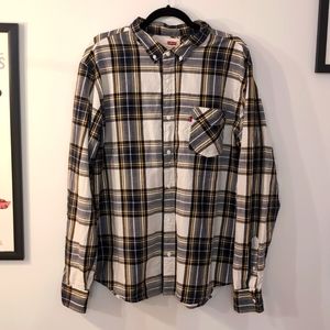 Levi's men's long sleeve shirt 100% cotton button sleeve and collar